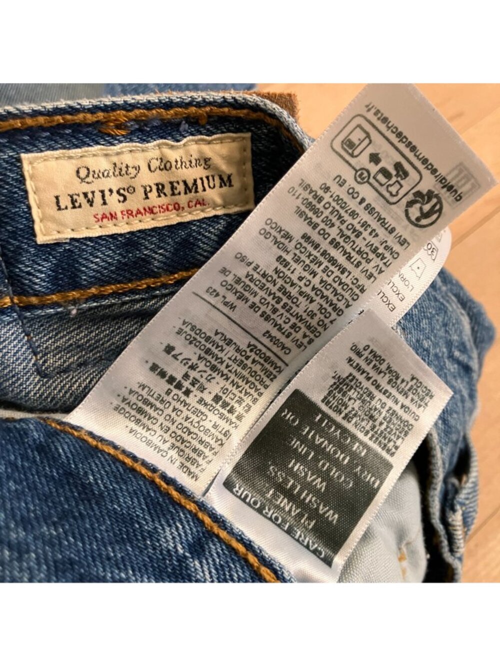 Levi's 501 Womens 90s Fit Premium Big E Straight Jeans Size 32x30 Blue AN EXC - Picture 8 of 12